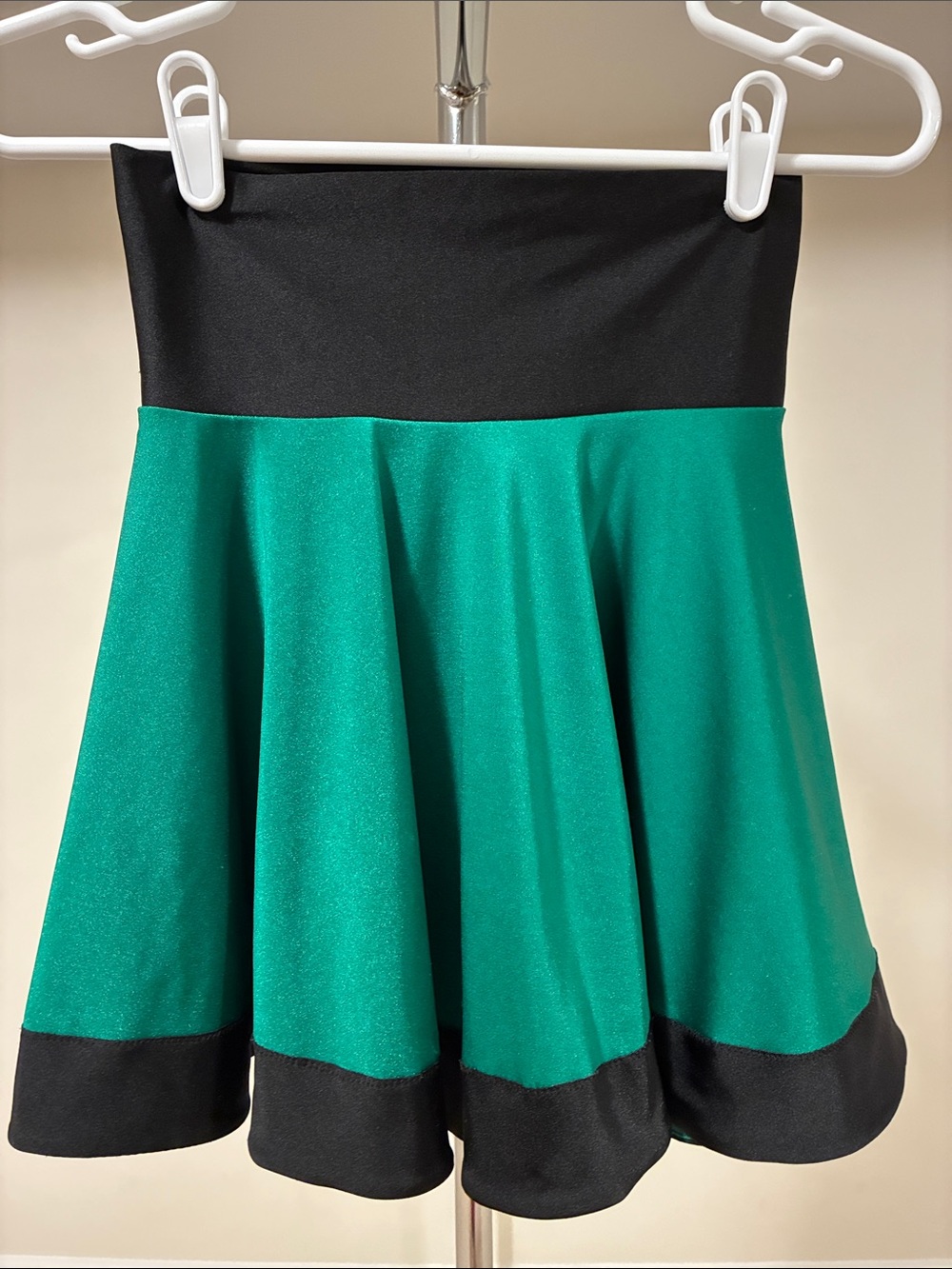 Action Fabrics Girl’s Irish Dance Skirt and Matching Hair Bow